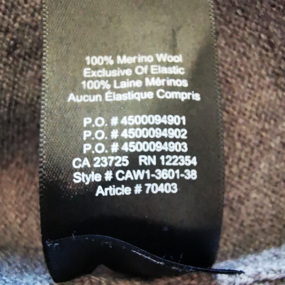 Aritzia Babaton Merino Wool Sweater size XS ptp 19" - Picture 12 of 12